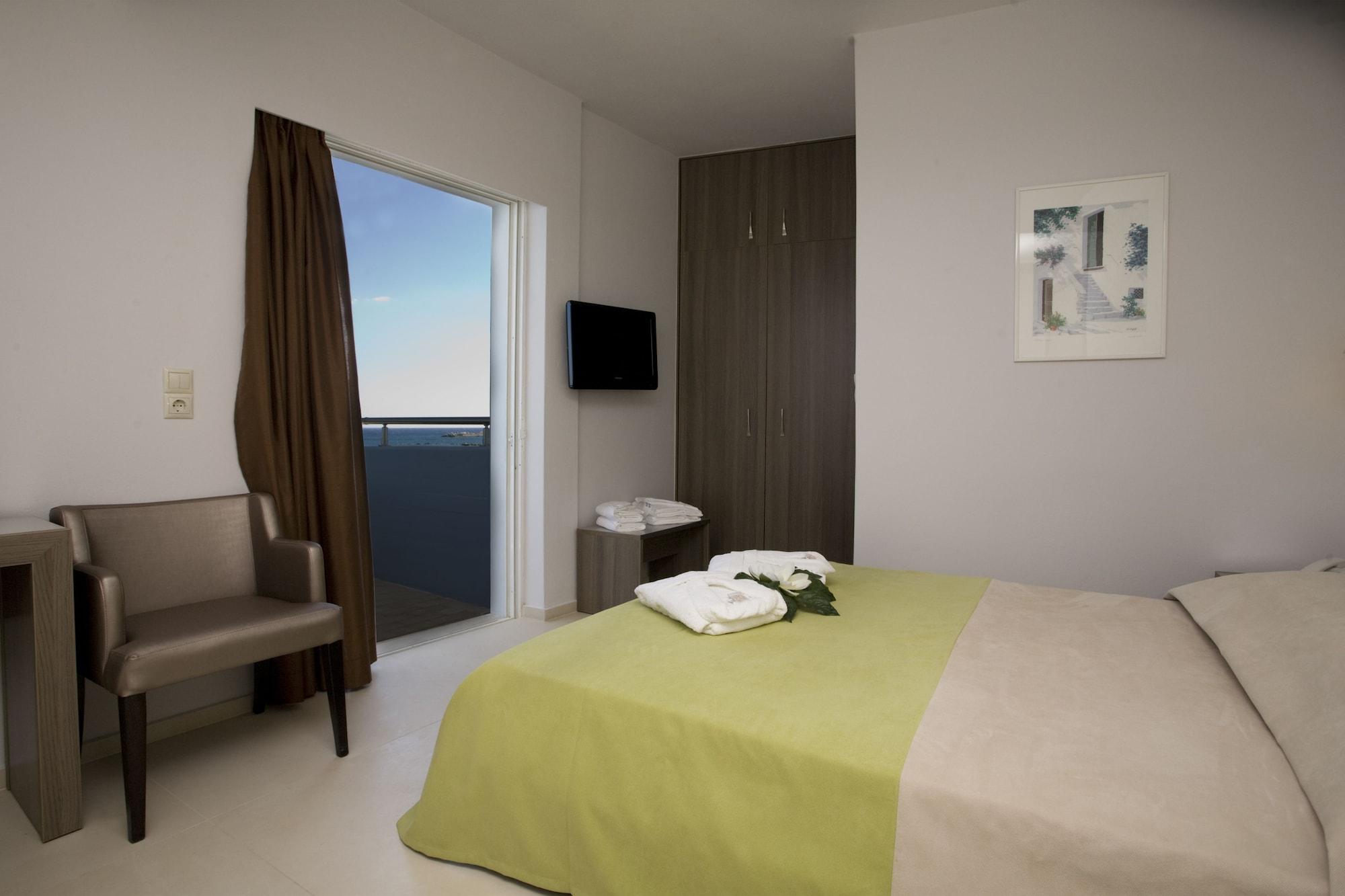 Astron Hotel Ierápetra エクステリア 写真