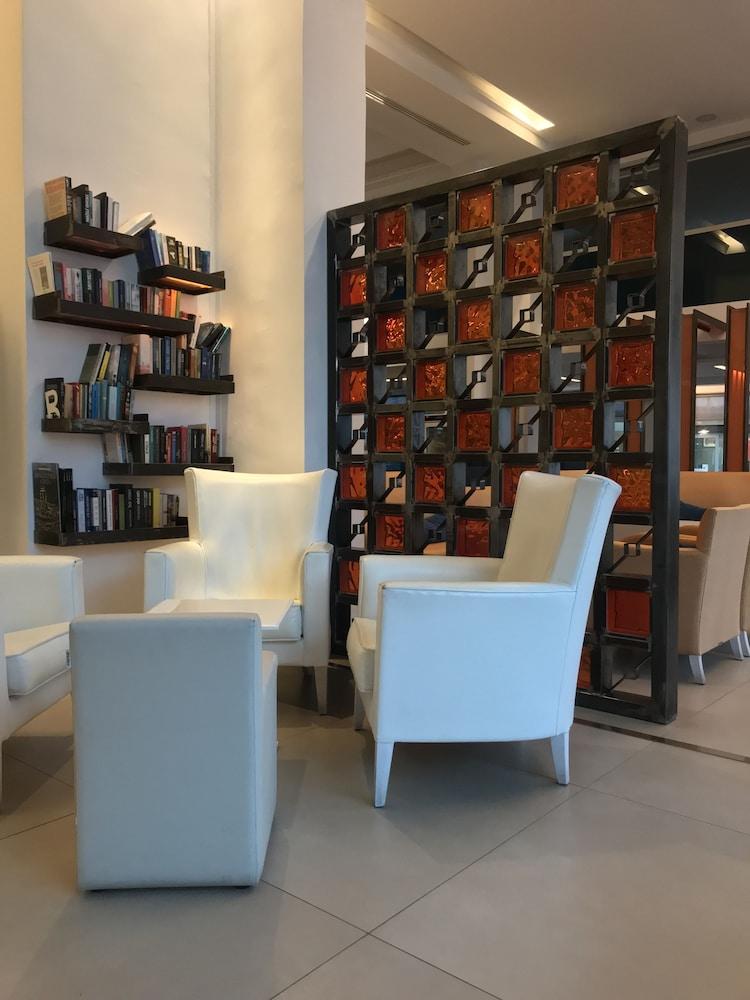 Astron Hotel Ierápetra エクステリア 写真