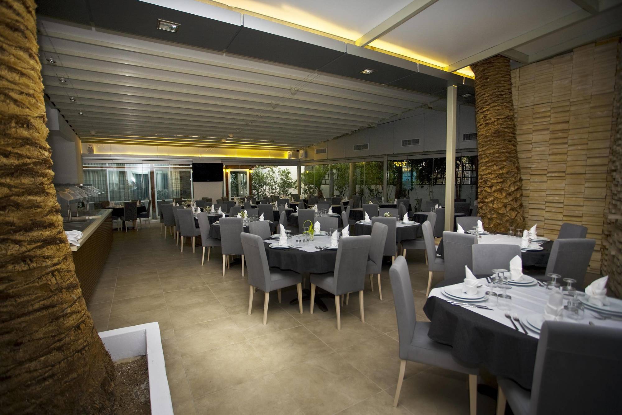 Astron Hotel Ierápetra エクステリア 写真